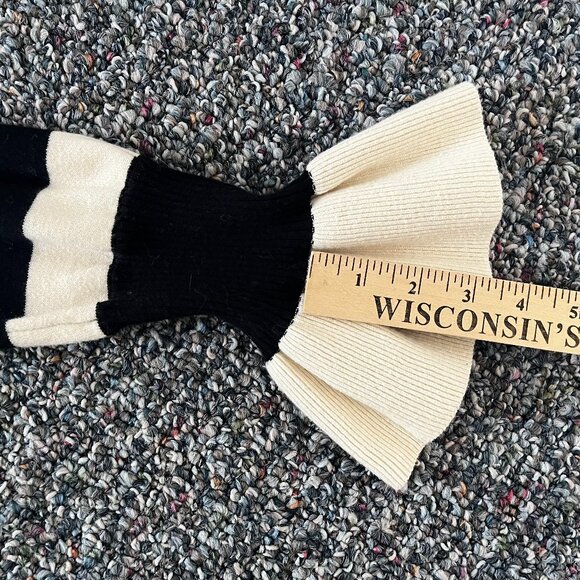 Black & Cream Striped Ruffle Sleeve Sweater Large NWOT - Picture 5 of 10